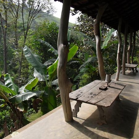 The Kandy Samadhicentre Narampanawa Room photo
